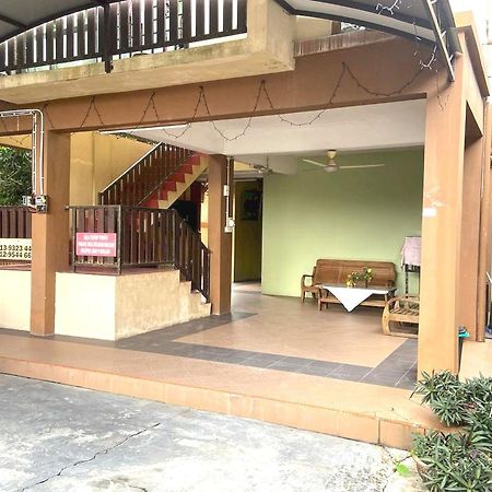 Oyo 90915 Ilham Villa Kampong Binjai (Kelantan) المظهر الخارجي الصورة